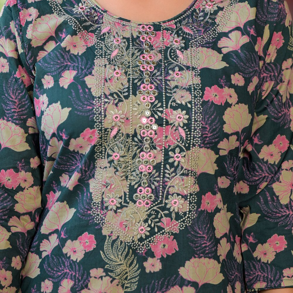 Green Floral Printed Pure Cotton Straight Kurti - Image 3