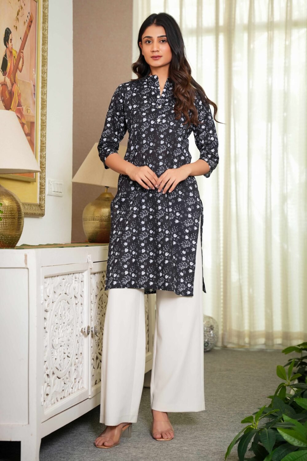Black Perfect Daily Wear Floral Cotton Kurti in Straight Silhouette - Image 4