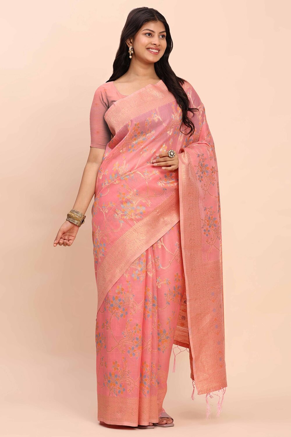 Salmon Pink Linen Cotton Saree Showcasing Floral Zari Weaves & A Tasselled Finish Pallu - Image 4