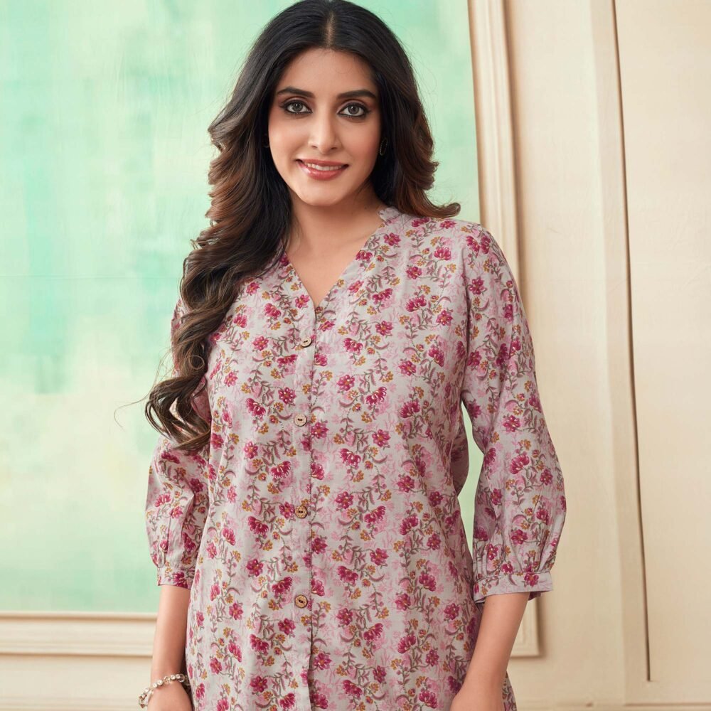 Off White & Magenta Floral Foil Printed Chanderi Silk Top - Image 3