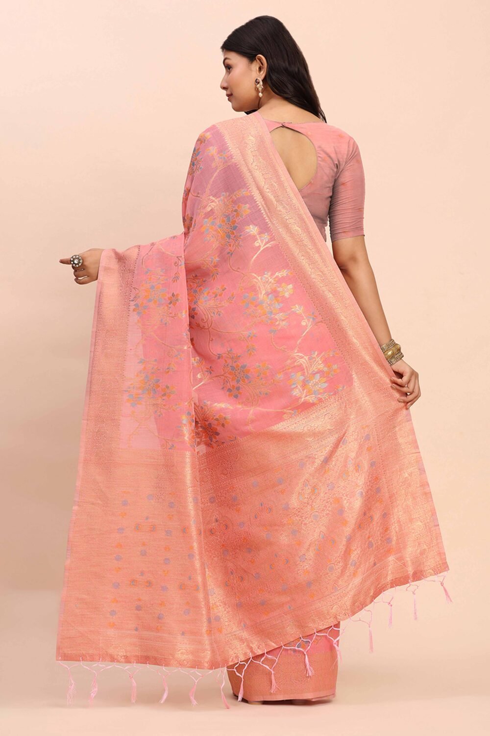Salmon Pink Linen Cotton Saree Showcasing Floral Zari Weaves & A Tasselled Finish Pallu - Image 5