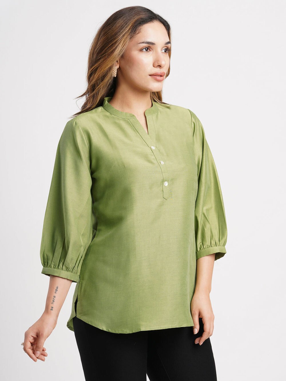 Green Solid Poly Chinon Straight Top - Image 6