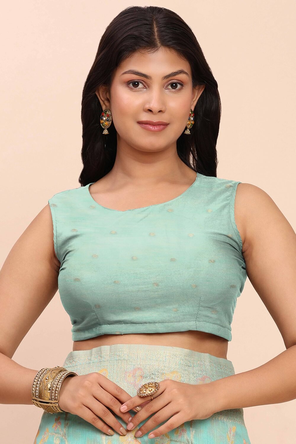 Turquoise Linen Cotton Saree Showcasing Floral Zari Weaves & A Tasselled Finish Pallu - Image 7