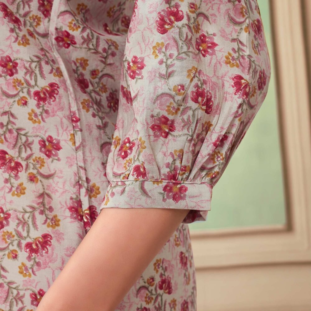 Off White & Magenta Floral Foil Printed Chanderi Silk Top - Image 4